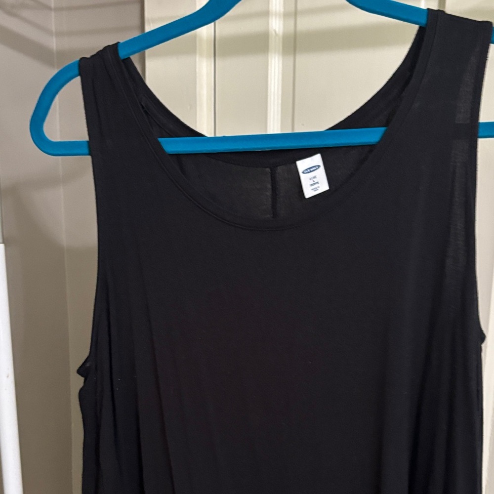 Old Navy Black Sleeveless Tank Top